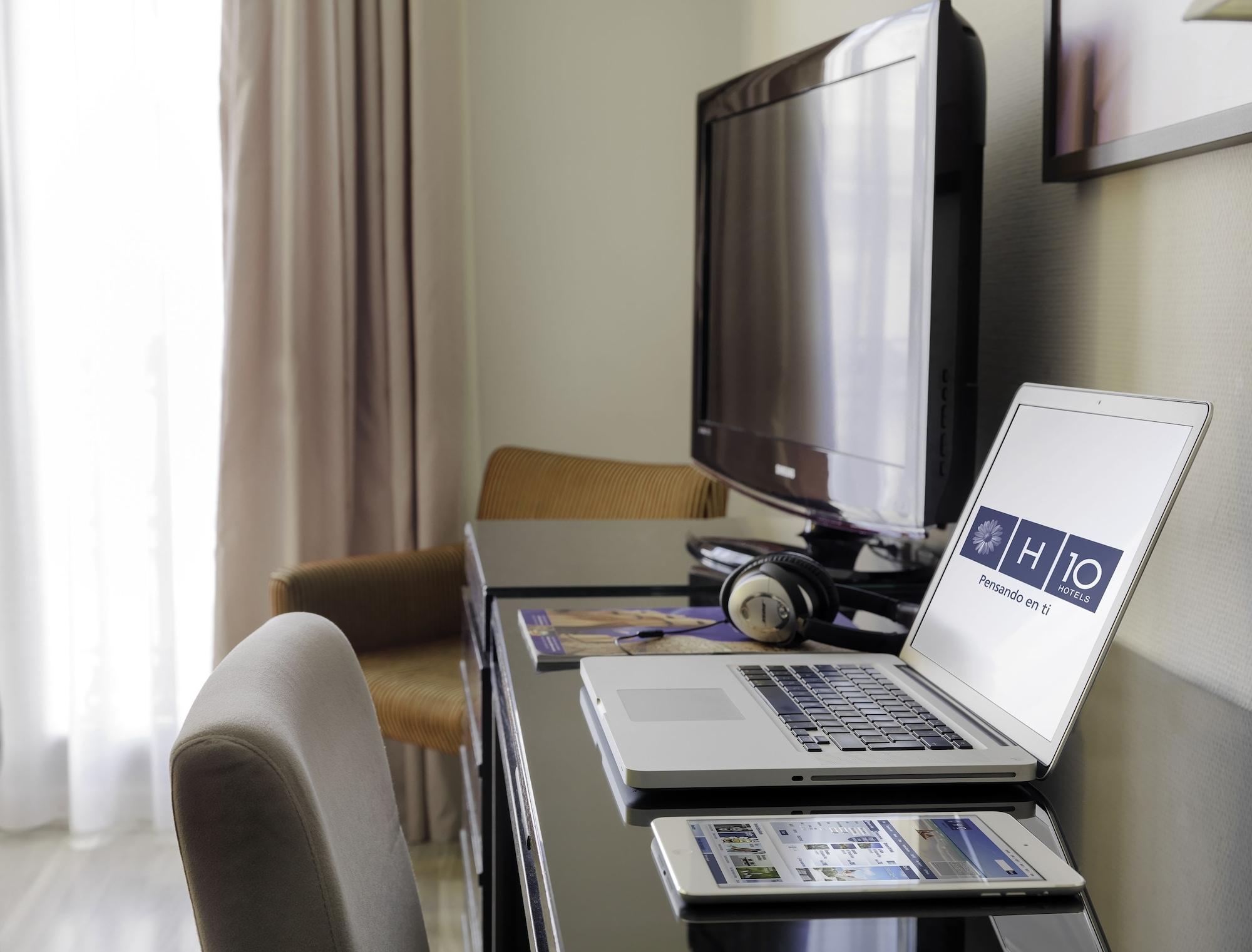 H10 Universitat (Adults Only) Barcelona Luaran gambar